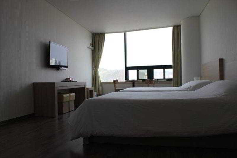 Elena Business Hotel Yeosu Exterior foto
