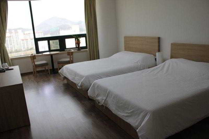 Elena Business Hotel Yeosu Exterior foto